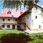 Bujtina Tradicionale